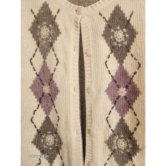 C42 Alfred Dunner purple and gray argyle patterned sweater cardigan - Picture 2 of 8